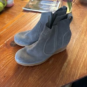 Sorel Gray boots